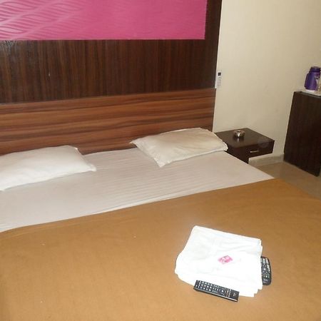 Hotel Canada Palace Watuwa Extérieur photo