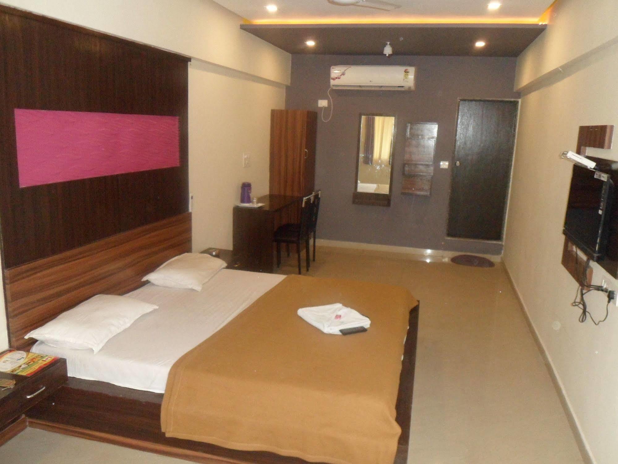 Hotel Canada Palace Watuwa Extérieur photo